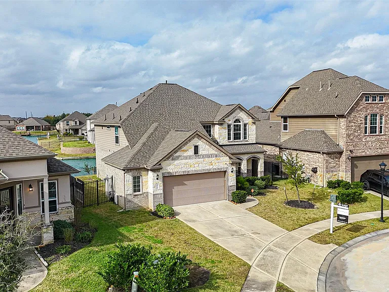 3723 Lake Varano Cir — Photo 39