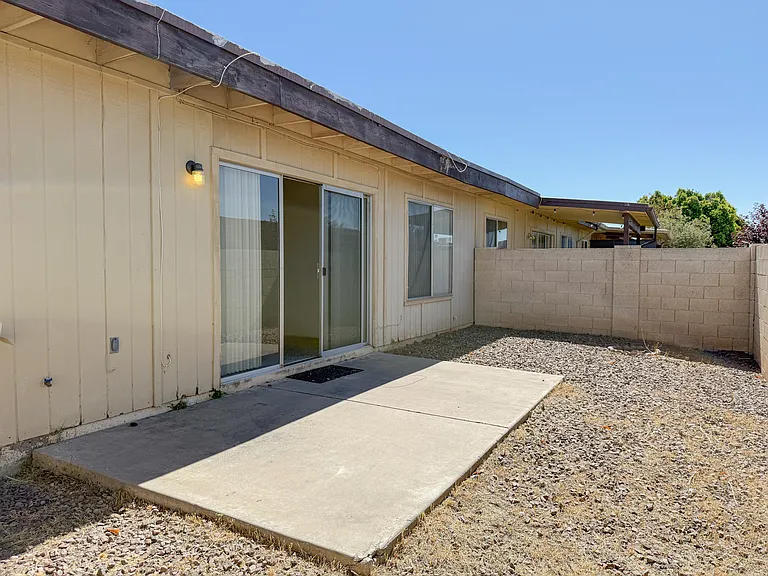 812 W Duke Dr — Photo 16