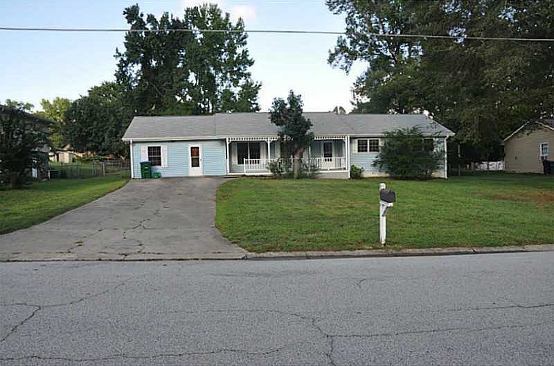 1st image of 1694 Moss Dr