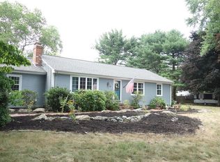 10 Cherokee Ln, North Kingstown, RI 02852