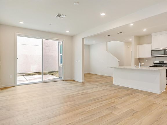 5th image of 209 Octopus St
