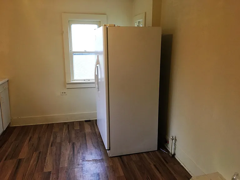 3212 Seward St — Photo 9