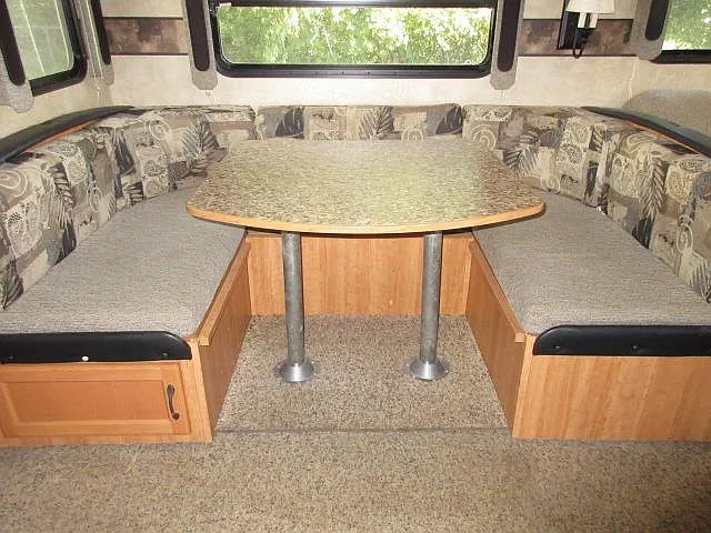 2 bed, 550 sqft, $995 — Photo 4