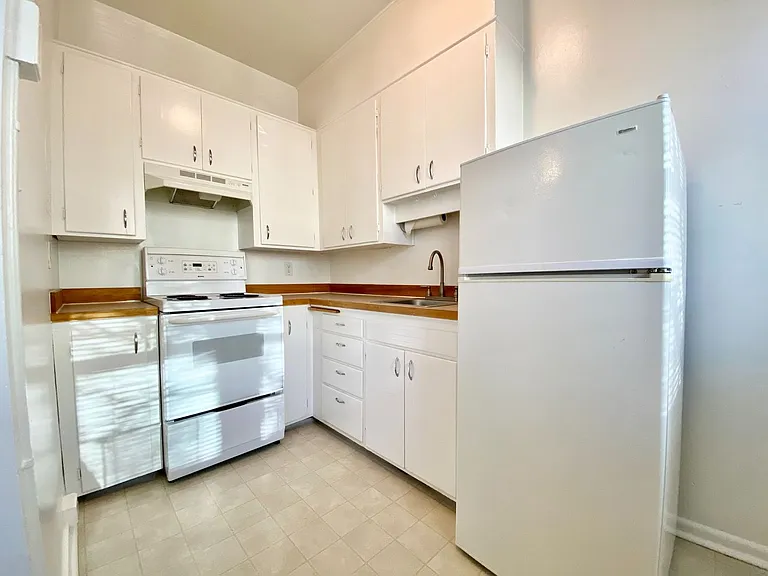 561 Aloha St — Photo 6