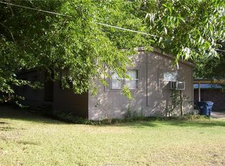 1108 E Virginia St, Navasota, TX 77868