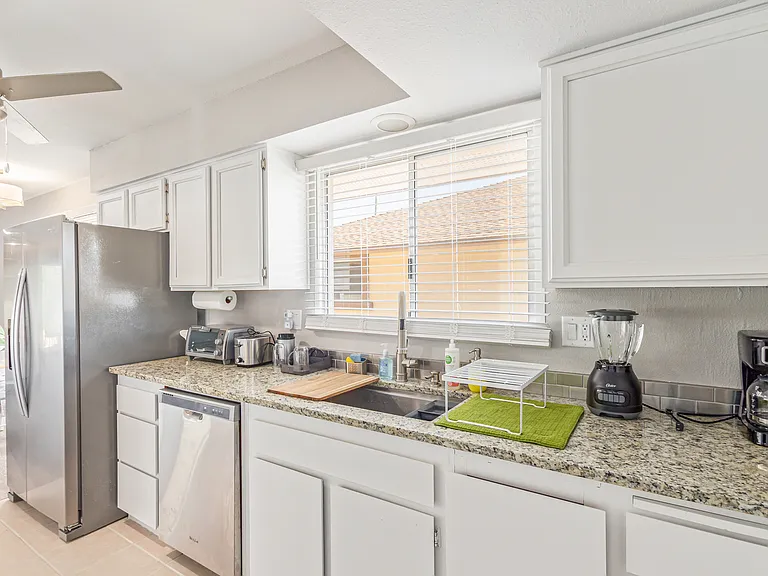 W Skyview Dr — Photo 5