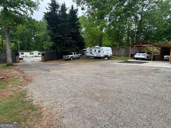 208 Holliday Way, Carrollton, GA 30116