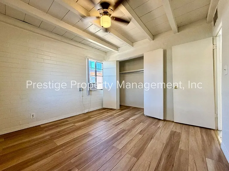 2201 E Grant Rd #19 — Photo 26