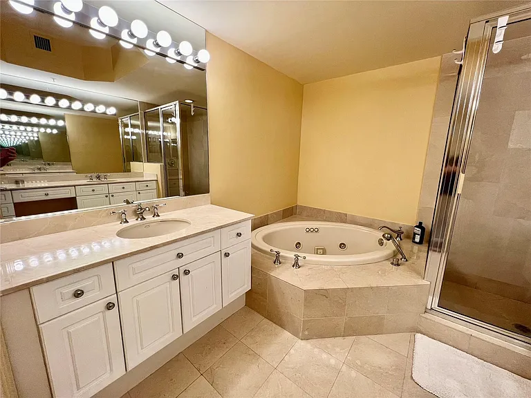 6001 N Ocean Dr #706 — Photo 25