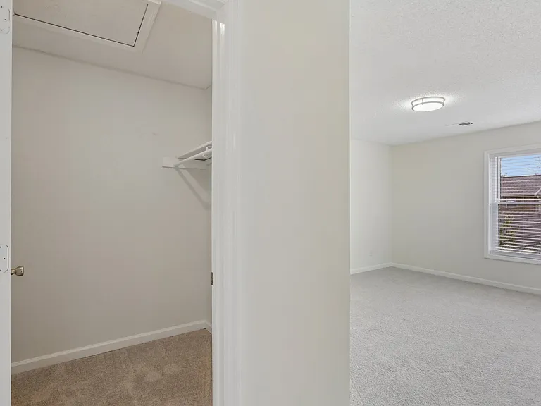 2429 Kennedy Ct — Photo 16