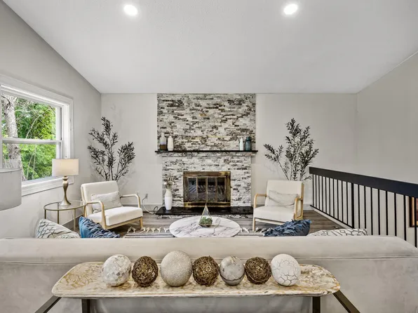 10280 Tarn Cir, Eden Prairie, MN 55347