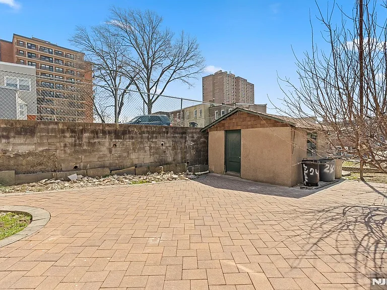 244 Lincoln Ave #2 — Photo 11
