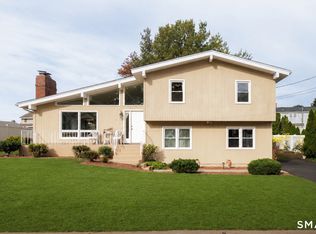 21 Fenbrook Road, Old Saybrook, CT 06475
