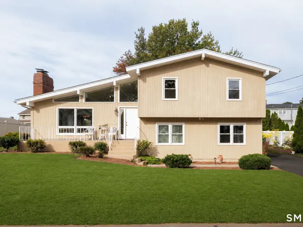 21 Fenbrook Road, Old Saybrook, CT 06475