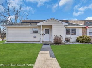 31 Pompton Plains Dr #105, Brick, NJ 08724