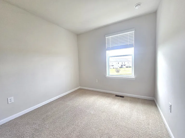1410 Sugarplum Ln #1 — Photo 34