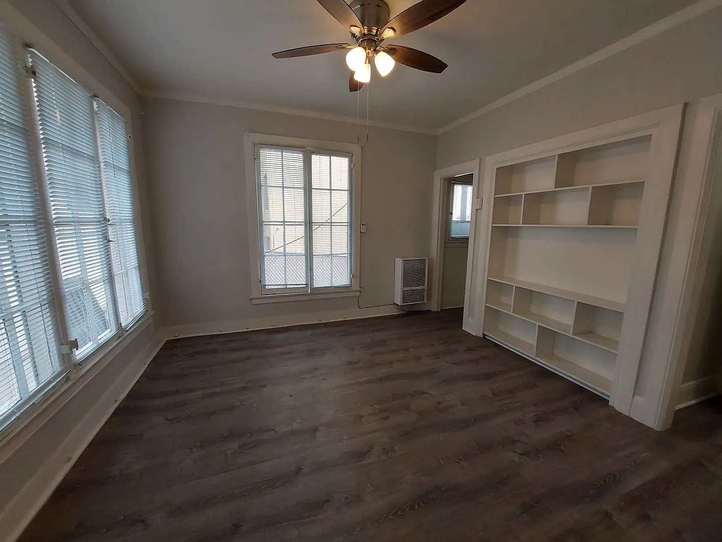 1800 North La Brea Ave — Photo 4