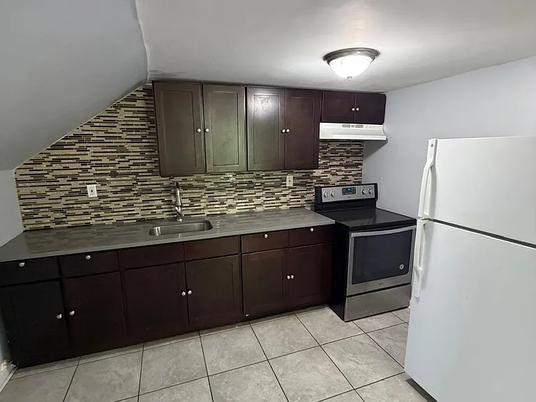 116 22nd St #3 — Photo 6
