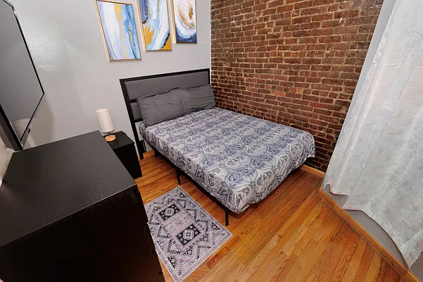 Rented by Corcoran | media 18