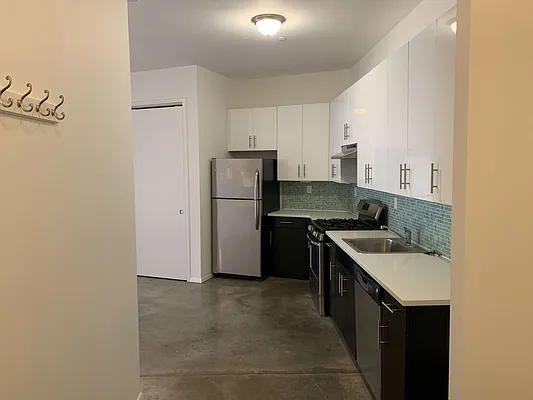 Rented by Flatiron Real Estate Advisors LLC | media 13