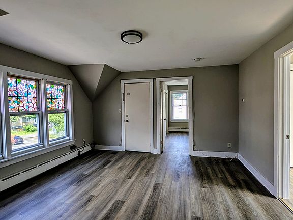 4th image of 19 Harrison Ave Floor 1