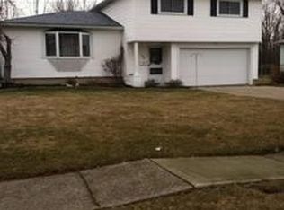 52 Newgate Rd, Amherst, NY 14226