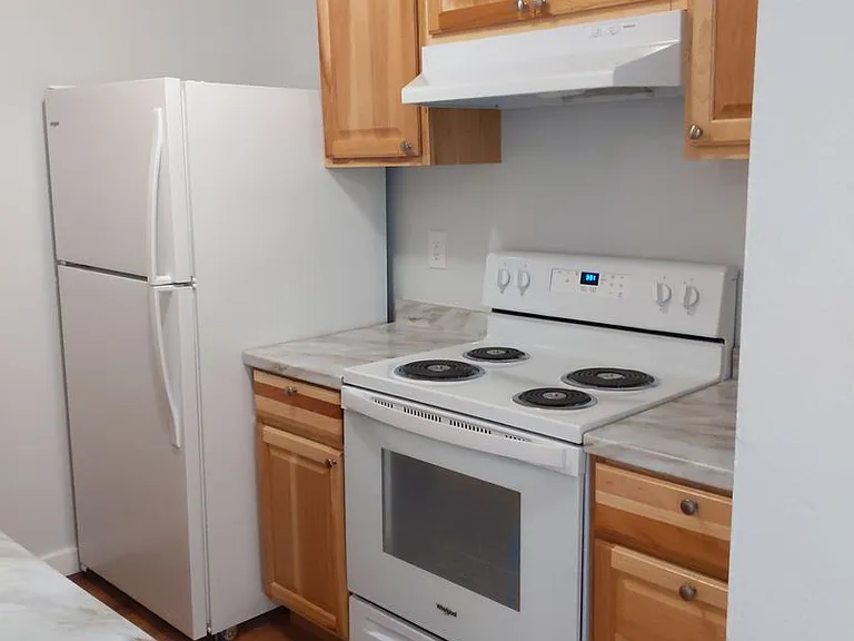 142 Jefferson St — Photo 32