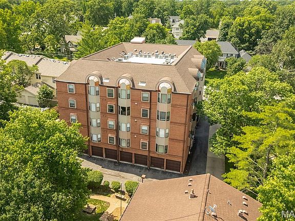 2nd image of 415 W Jefferson Ave APT 301