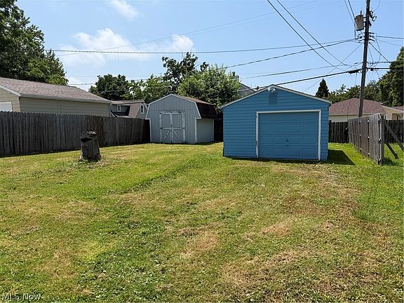 3rd image of 5064 Brooksdale Rd