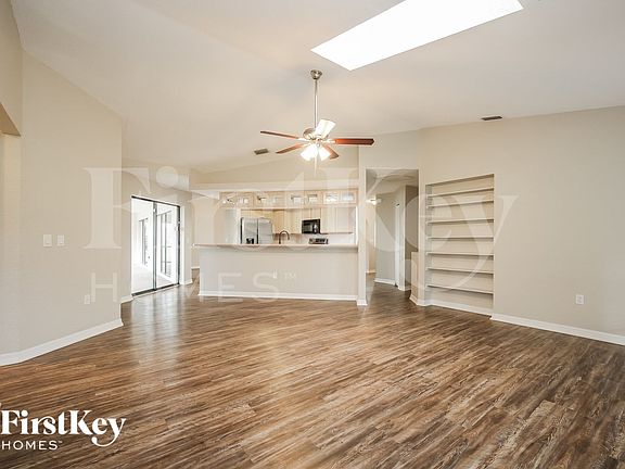 3rd image of 383 Mendoza St