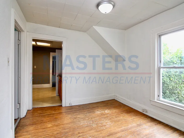 2563 Foraker Ave — Photo 7