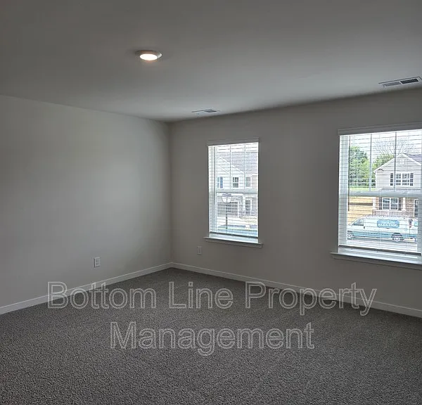 549 Blackpool Ct — Photo 19