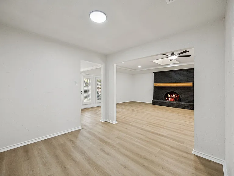 5909 Mark Ln — Photo 9