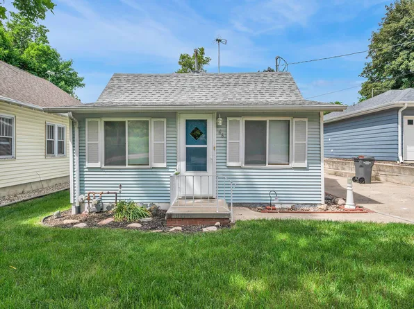 66 Gingles Dr, Arnolds Park, IA 51331