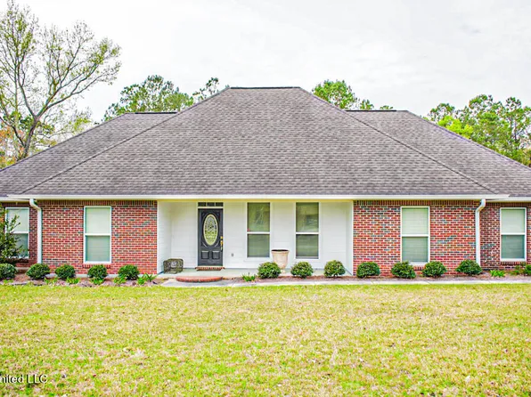 18474 Robinwood Dr, Saucier, MS 39574