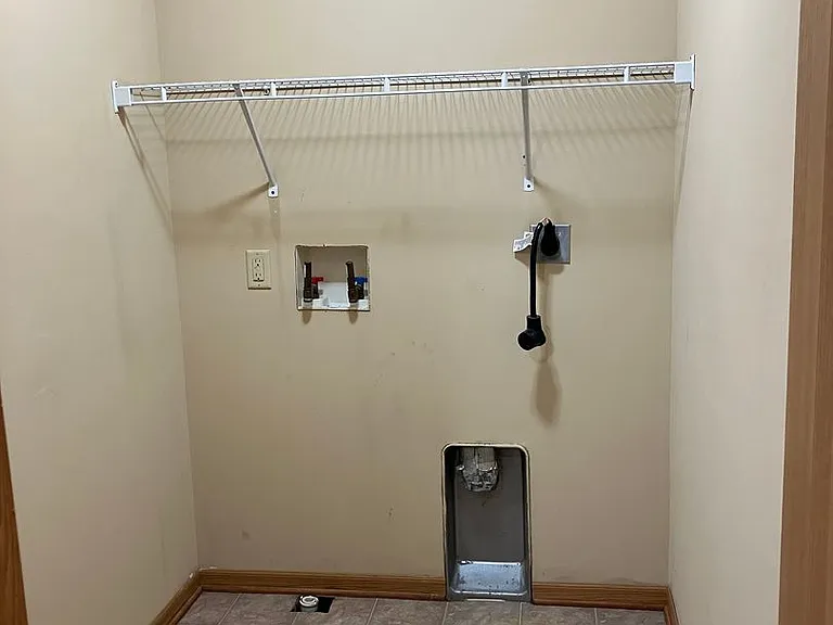 1046 Laurel Tree Ct #B — Photo 12
