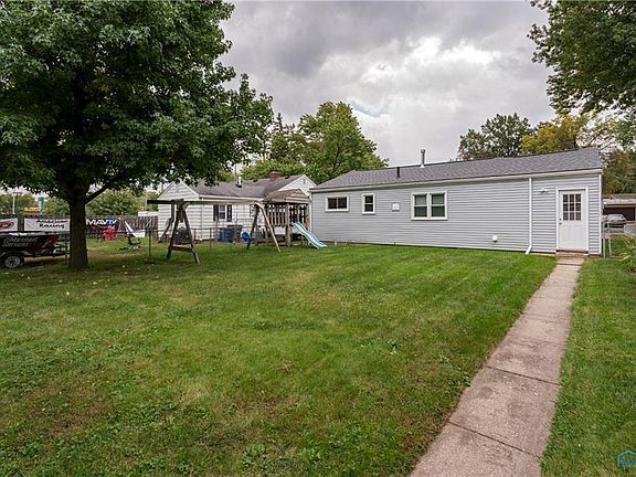 3rd image of 3342 Coral Ave