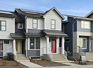 19852 SW 45th St SE, Calgary, AB T3M2Z1