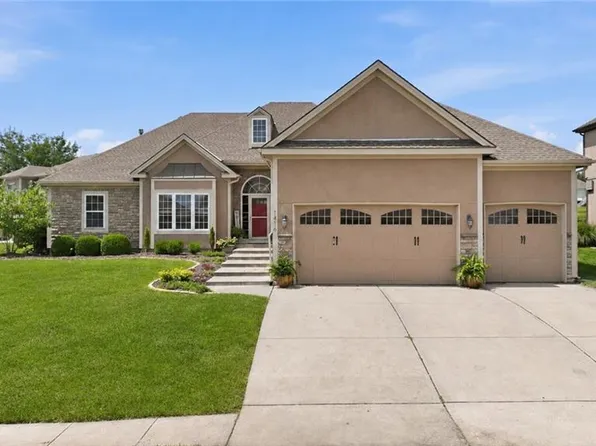 1416 Cross Creek Dr, Raymore, MO 64083
