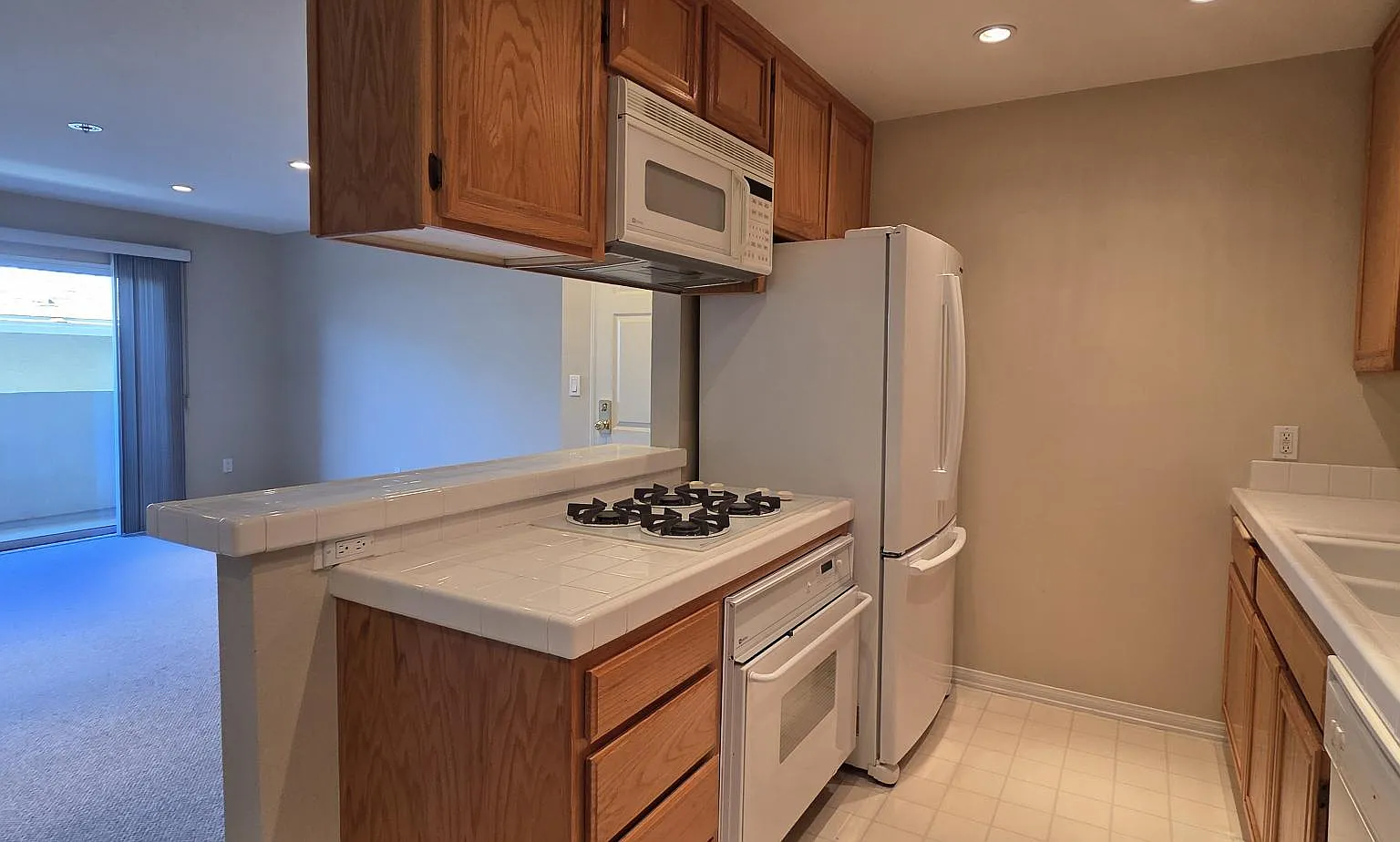 1 bed, 698 sqft, $2,450 — Photo 4
