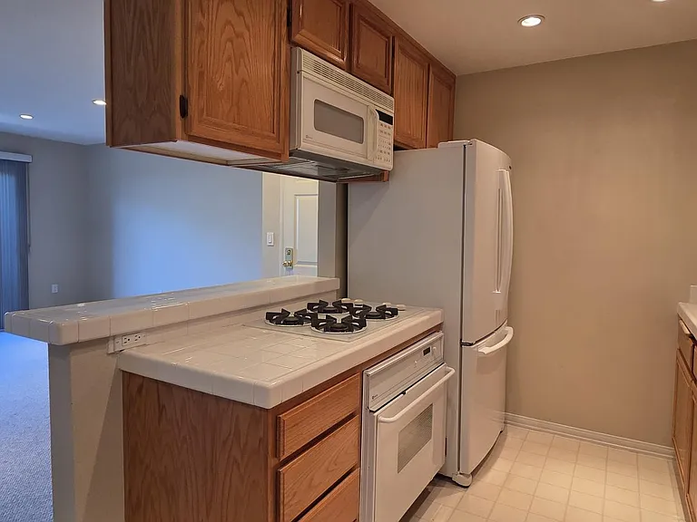 4501 Cedros Ave #237 — Photo 4