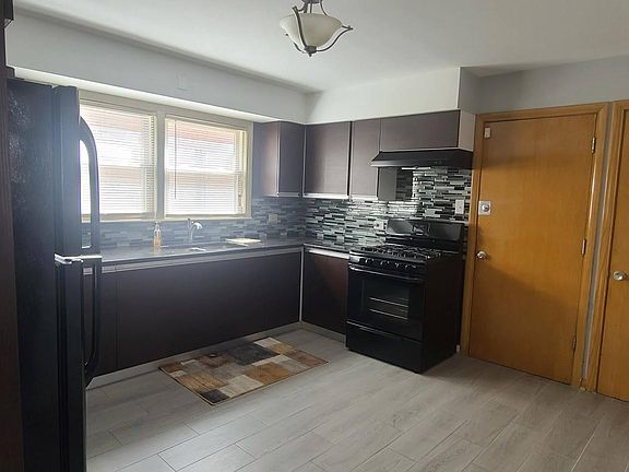 5th image of 8648 S Tripp Ave #1