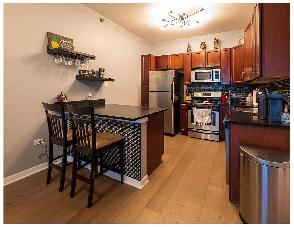 909 W Washington Blvd APT 706 photo 1