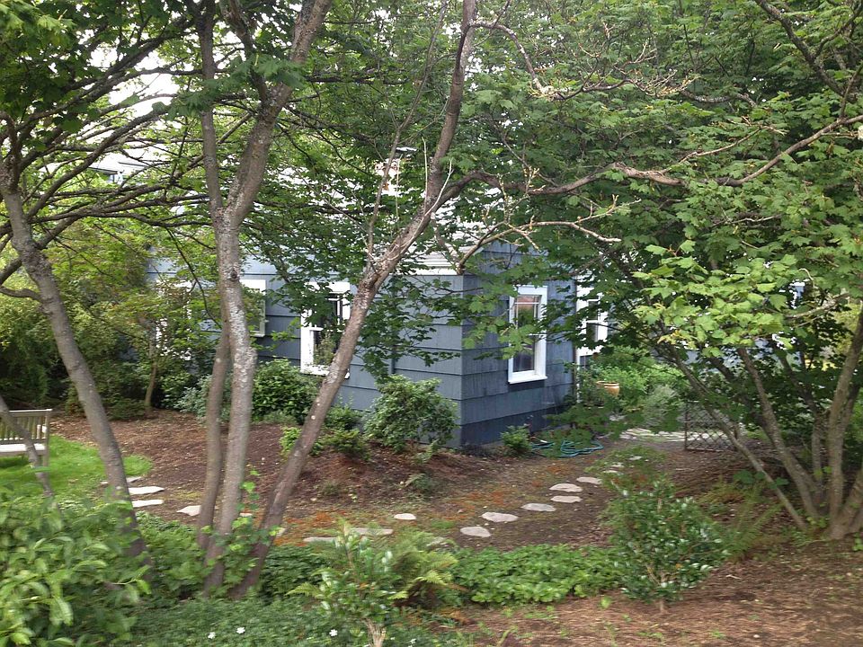 2nd image of 2206 NE 82nd St