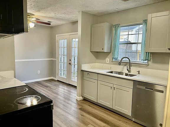4th image of 8632 Swann Ct