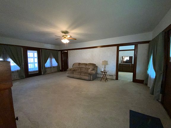 4th image of 403 Rhodes Ave