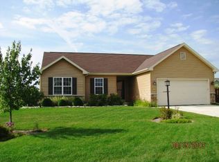 W1155 Fieldcress Ct, Ixonia, WI 53036