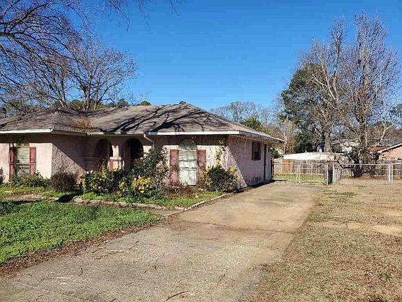 3rd image of 1309 Zephyr Hills Dr