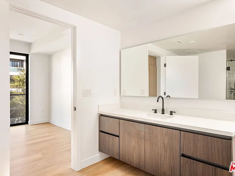 2361 Fox Hills Dr #201 — Photo 12