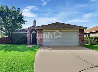 702 Castlewick Ct, Arlington, TX 76018